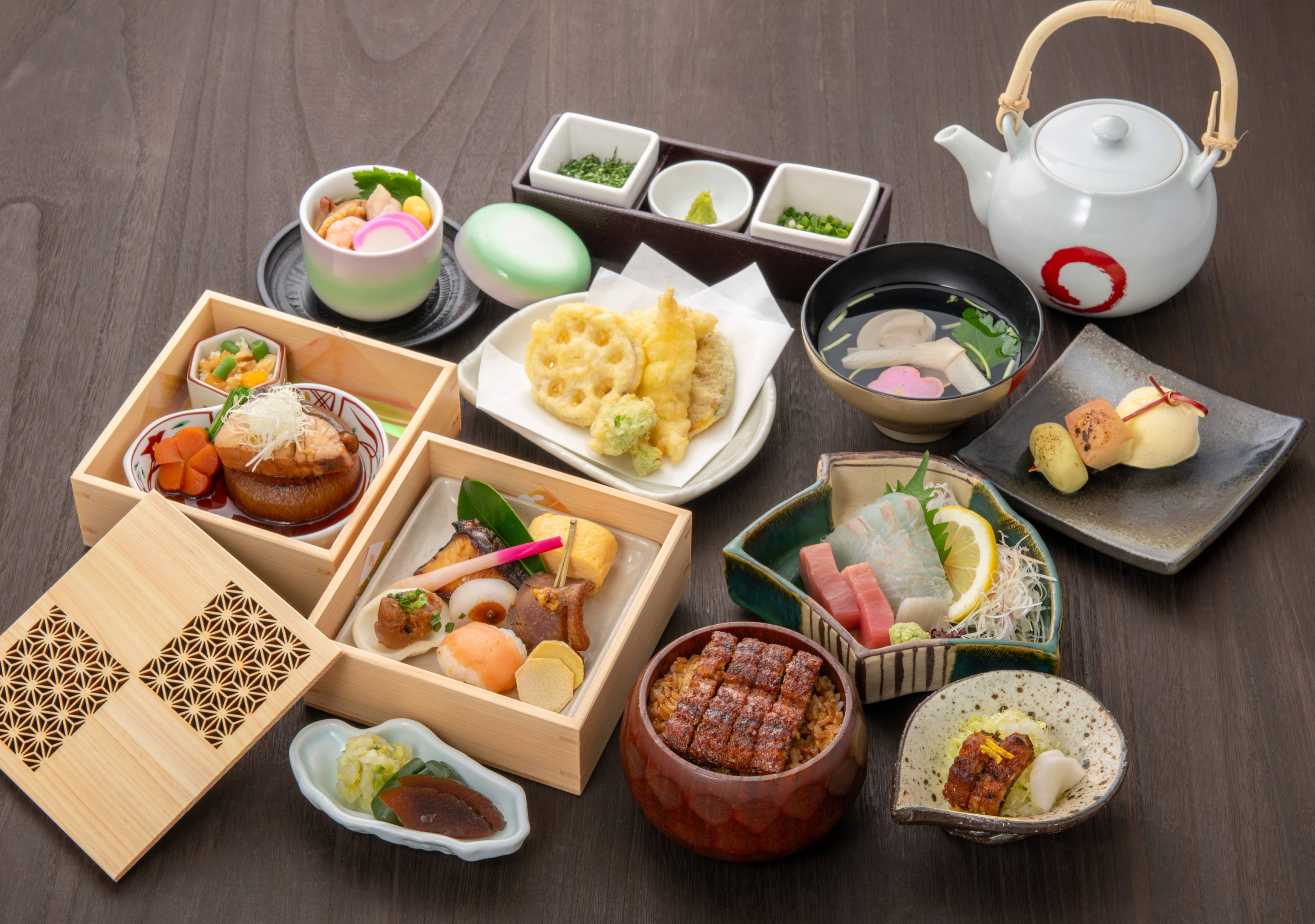 彩り玉手箱「華」(内容・価格は季節により変更) ※時期により販売休止している場合がございます。